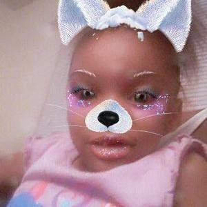 Meet your Posher, Taronica